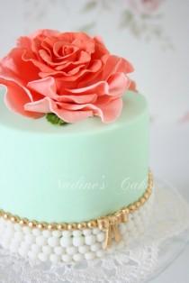 wedding photo - Beautiful Vintage Cake 