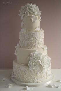 wedding photo - Delicate Lace Cake 