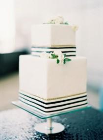 wedding photo - Striped Cake 