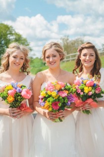 wedding photo - Helle und bunte Wedding Bouquets