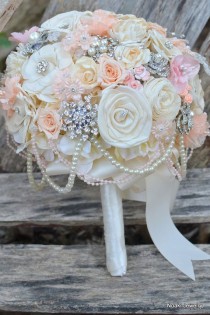 wedding photo - Peaches And Pearls Bois Et Rose Broche Bouquet - Fait sur commande Broche de mariage Bouquet
