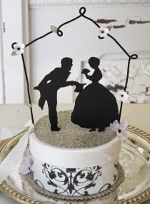 wedding photo - Élégance simple en noir et blanc Silhouette Topper - Une seule gauche