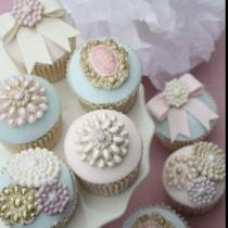 wedding photo - Gorgeous Cupcakes 
