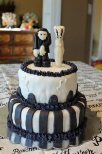 wedding photo - Frankenstein's Wedding Cake 
