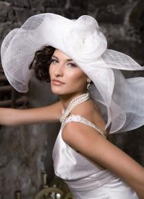wedding photo - Derby Inspired Wedding Hat 