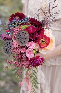 wedding photo - Pink And Lotus Pods for a beautiful bride
