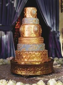 wedding photo - Gold Wedding Cake, WOW! 