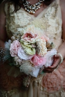 wedding photo - Lunatique toujours Bouquet - Eco, recyclé, ivoire, rose, champagne, toile de jute, unique