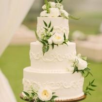 wedding photo - Нежные Цвета Слоновой Кости Свадебный Торт 