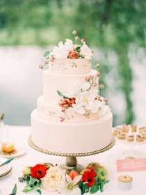 wedding photo - Свадьба, САД, И в САДУ на заднем ДВОРЕ