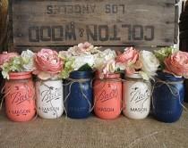 wedding photo - Vases, peintes à la main Vases de fleurs, des vases, Upcycled rustique Centres de mariage Shabby Chic, Bleu marine, beige et crè