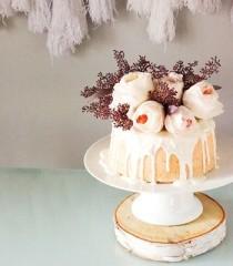 wedding photo - DIY Floral Cake Topper