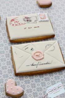 wedding photo - Courrier cookies. Par Dessert Menu, S'il vous plaît.