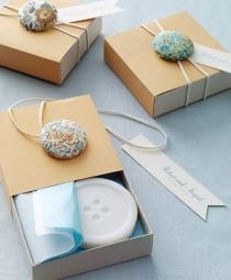 wedding photo - Button And Elastic 