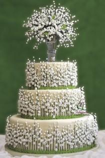 wedding photo - Rusting wedding cake