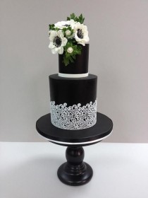 wedding photo - Tiered Bold Lace Cake 