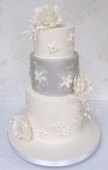 wedding photo - A Romantic Peony And Lily Of The Valley Wedding Cake