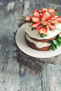 wedding photo - Homemade Cake With Strawberries 