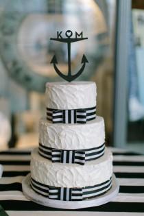 wedding photo - Very Nautical Wedding Cake 