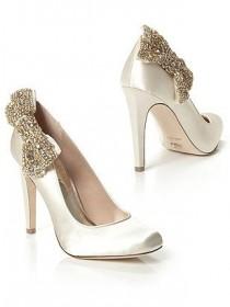 wedding photo - Sparkly Bow Pumps? Yes, Please! 