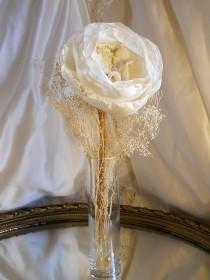 wedding photo - Weddings - Vintage Flowers, Bows & Garters