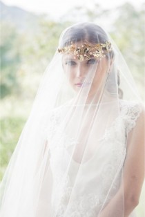 wedding photo - Garland Halo Veil 