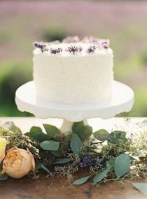 wedding photo - Sweet & Simple Cake 