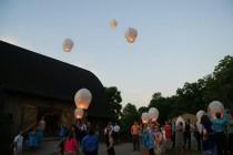 wedding photo - Flying Lanterns 