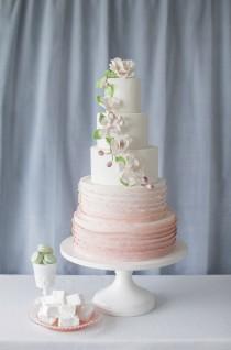 wedding photo - Gâteau de mariage rose mauve