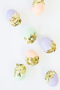wedding photo - DIY Confetti Dipped Easter Eggs 