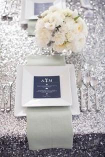 wedding photo - Silber-Metallic-Tischwäsche