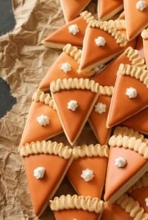 wedding photo - Mini Pumpkin Pie Slice Cookies 