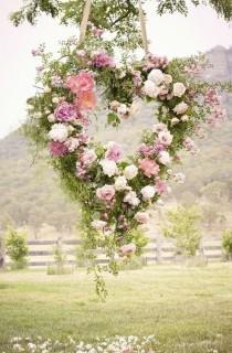 wedding photo - Beautiful Beautiful Heart Wreath 