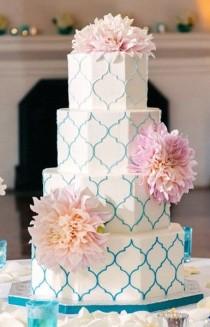 wedding photo - Amazing Wedding Cakes / Patterned Ombre Hochzeitstorte einfach {Süße Cakery}