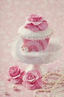 wedding photo - Pink Rose Cupcake 