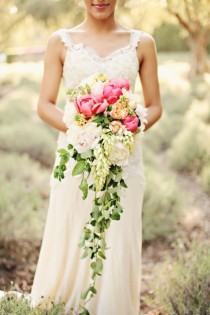 wedding photo -  50 Adorably Fresh And Romantic Spring Wedding Bouquets 