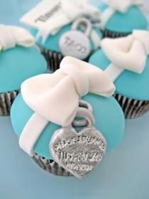 wedding photo - Tiffany Cupcakes 