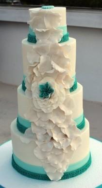 wedding photo - Бирюзовый И Белый Свадебный Торт 