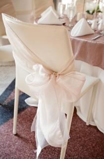 wedding photo - Rideaux et chaises de mariage