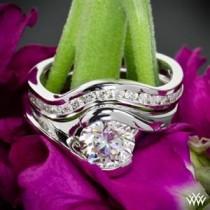 wedding photo - 18k White Gold "Iris" Solitaire Verlobungsring und Ehering