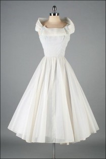wedding photo - Vintage 1950 la robe de point suisse