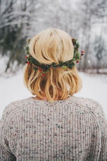 wedding photo - Holiday Hair Wreath 