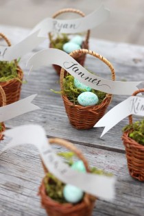 wedding photo - DIY Mini Basket Place Settings 