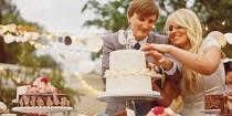 wedding photo - 9 Delicious Reasons To Have More Than One Cake At Your Wedding
