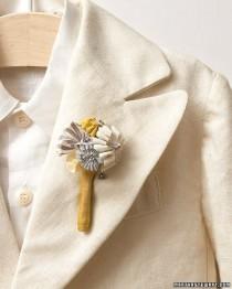 wedding photo - Ремесло недели: ленты-цветок Бутоньерка