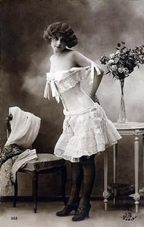 wedding photo - Jarretelles et corsets ...