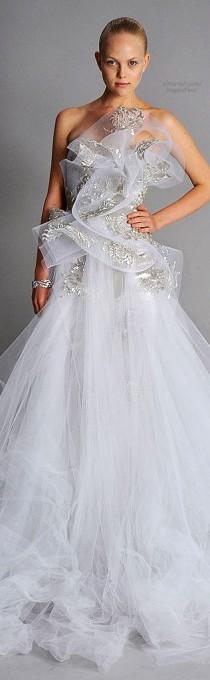 wedding photo - Платья...Шепчутся Белые