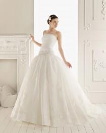 wedding photo -  Ball Gown Strapless Appliqued Woth Satin Wedding Dress with Beading(WD0118)