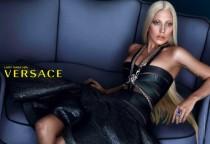 wedding photo - Lady Gaga posa sin maquillar para Versace pero ¡con mucho Photoshop!