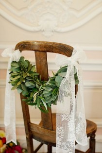 wedding photo - Bride & Groom Chaises / / Sillas Novios